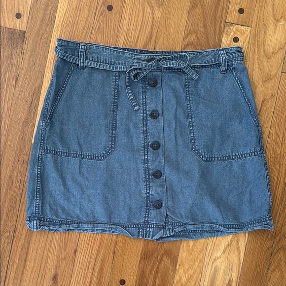 GAP Lyocell Blue Denim Skirt Women's M Button Front Style - Picture 1 of 5